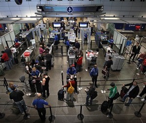 201311-w-airport-security-checkpoints-minneapolis-st-paul-international-airport